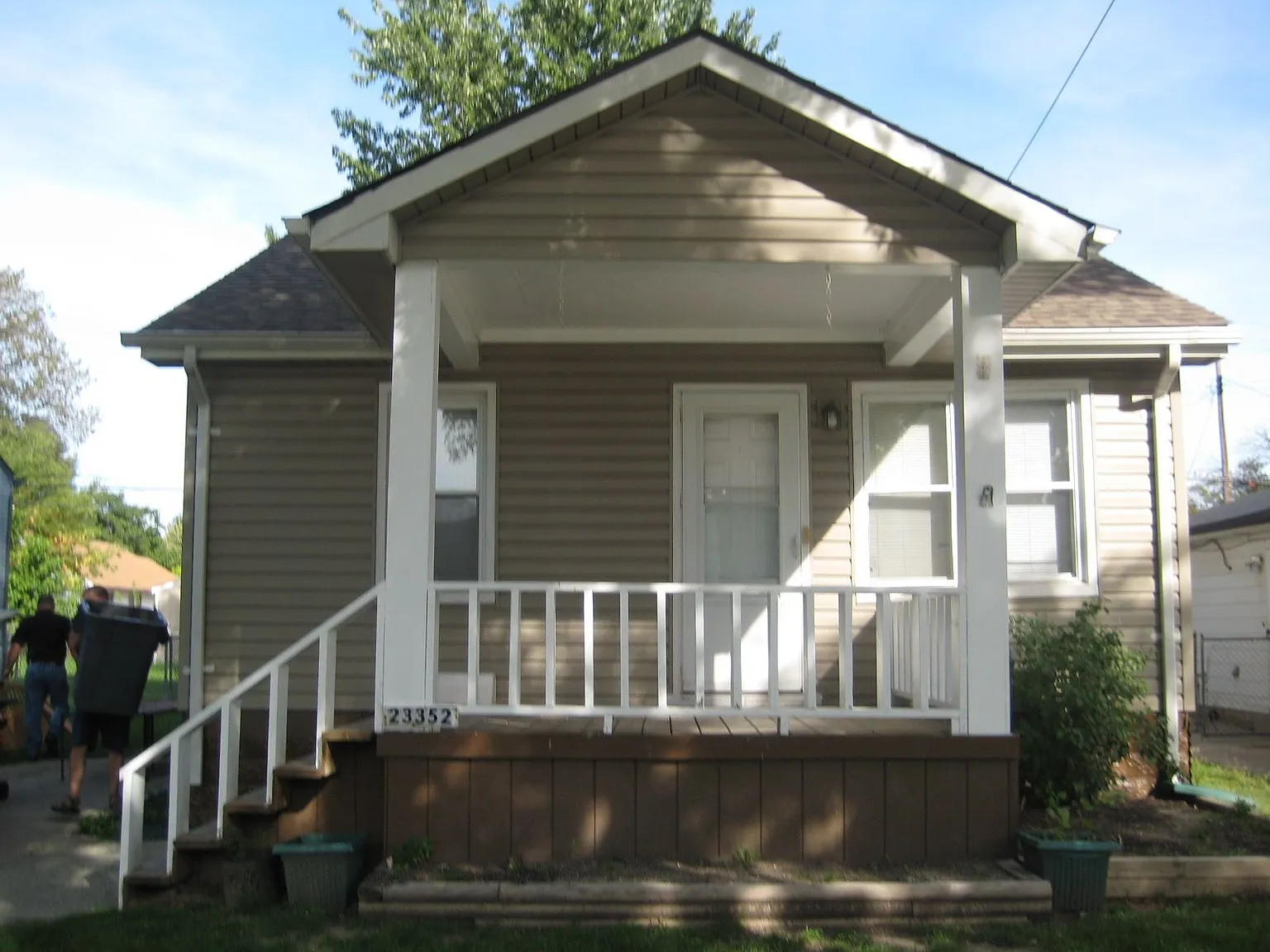 23352 Couzens Ave photo 1