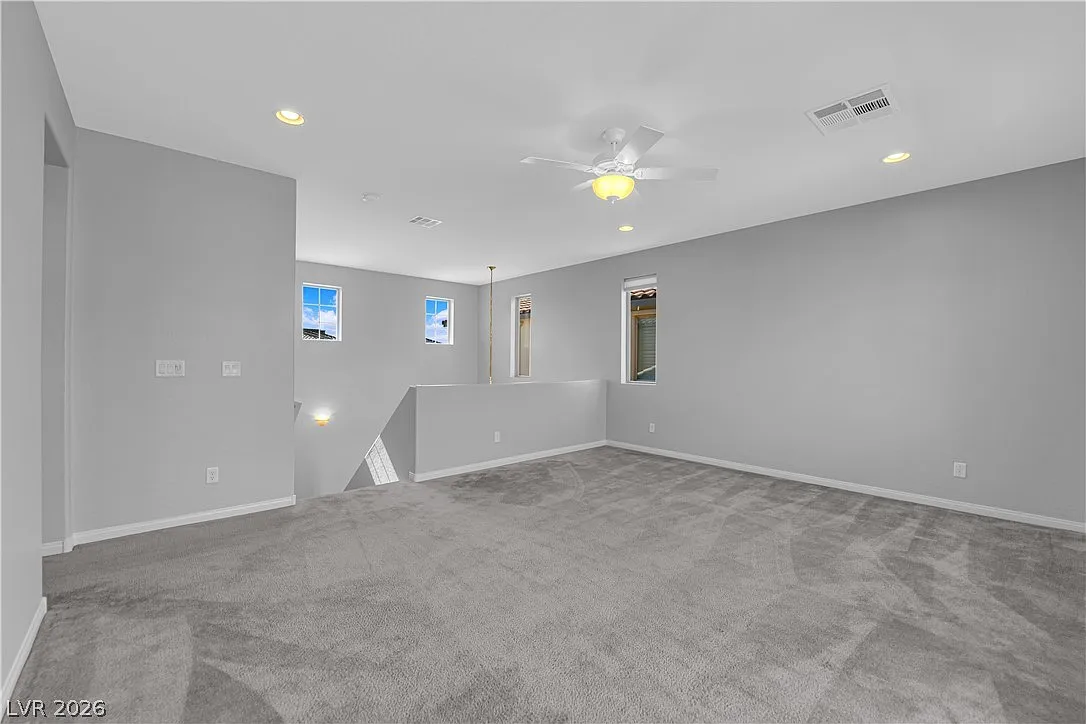4 bed, 3.0 bath, 2378 sqft, $3,400 — Photo 4