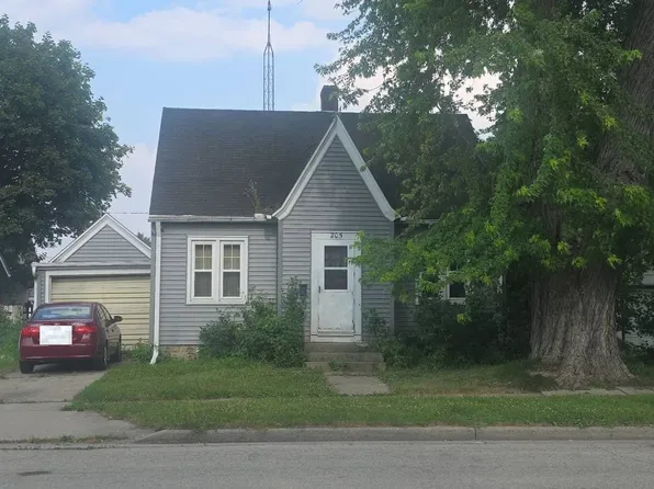 205 S State St, Waupun, WI 53963