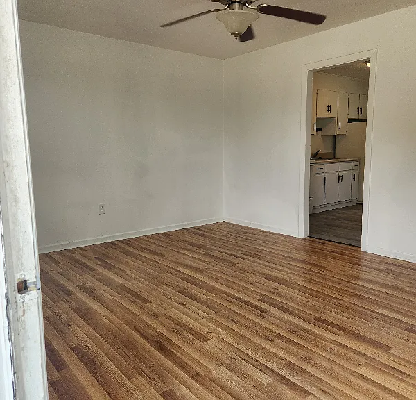 4835 N Old Laurens Rd #F — Photo 4