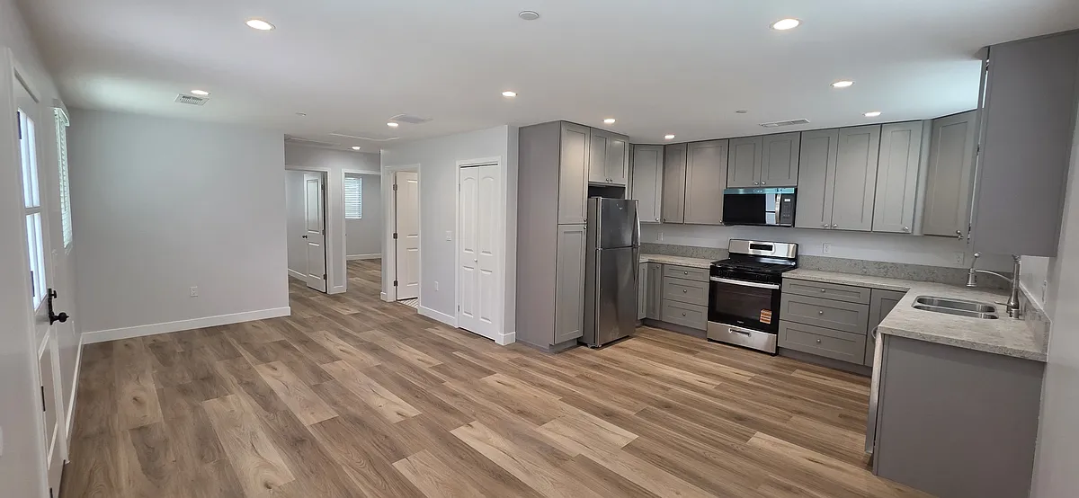 Building Photo - 1692 University Dr #1