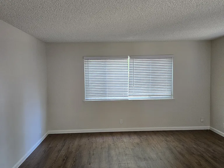 2630 G St #1 — Photo 9
