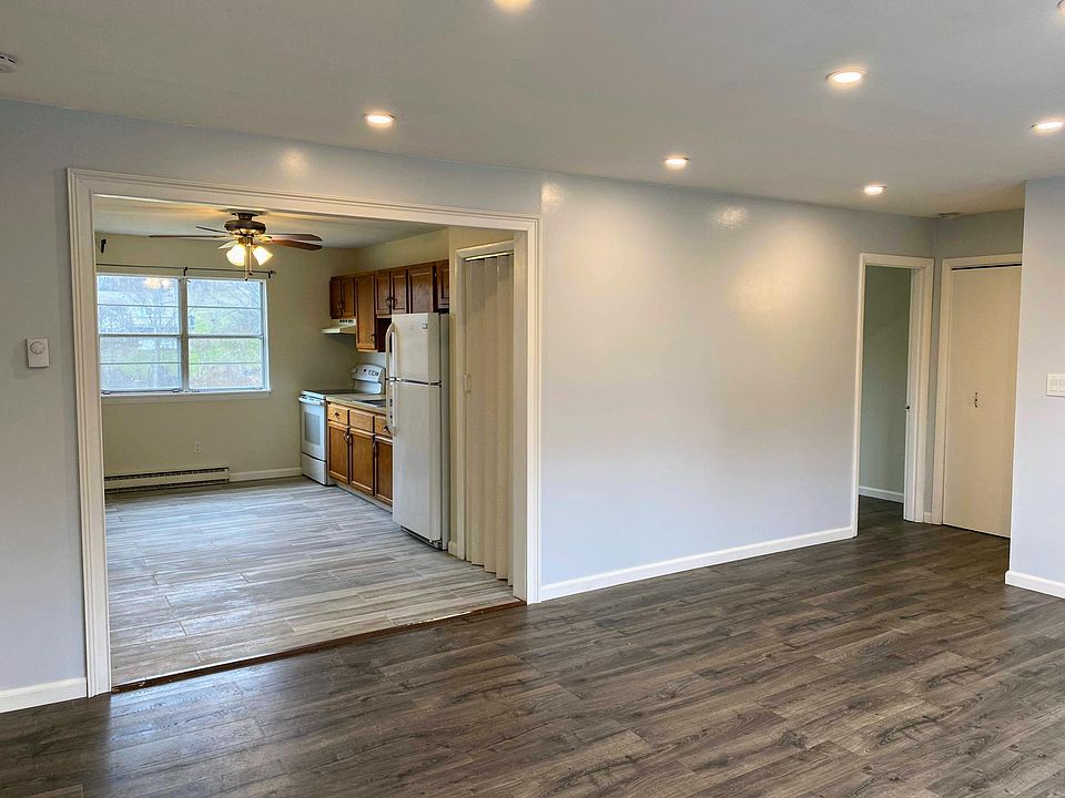 1st image of 60 Belair Dr #60