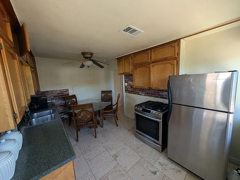 1330 N Arthur Ave — Photo 9