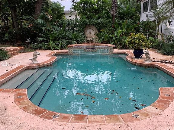 3rd image of 284 NE 96th St #284