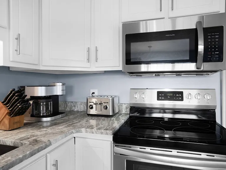 605 Dogwood St #D — Photo 4