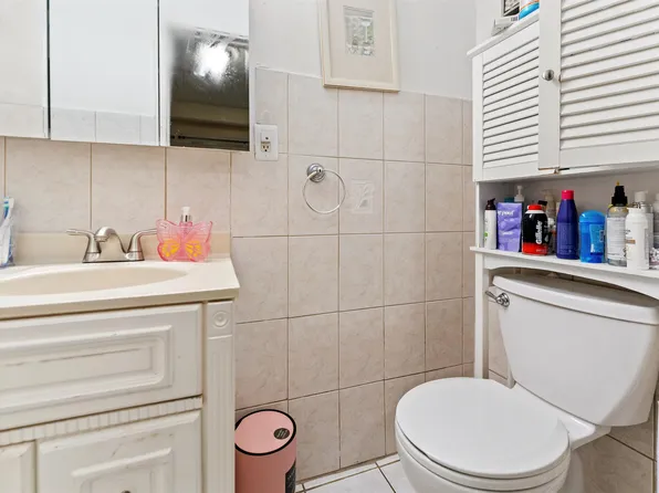 86 Clendenny Avenue image 12 of 14