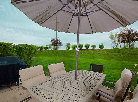 3rd image of 15261 W Kenmare Cir