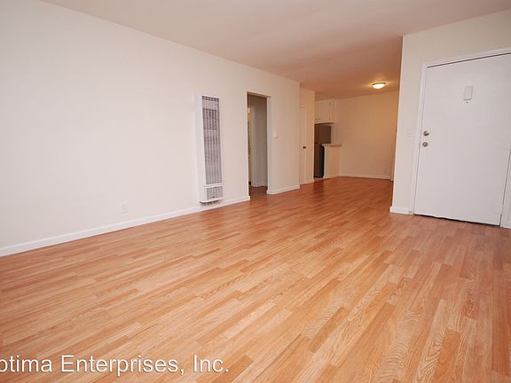 2nd image of 7609 Romaine St APT 08