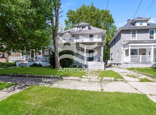 1205 N Douglas St, Peoria, IL 61606