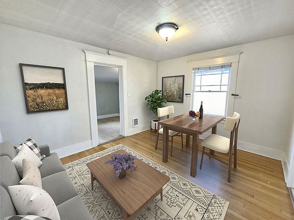 3rd image of 930 S Lincoln St #8