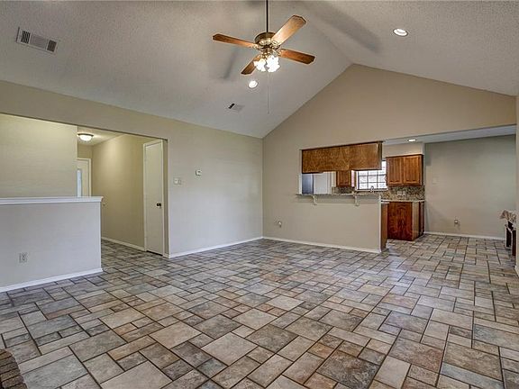5th image of 5612 Caracas Dr