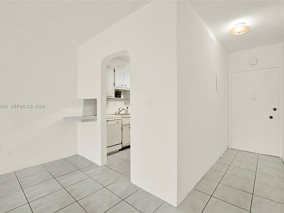 2nd image of 285 NE 191st St APT 2911