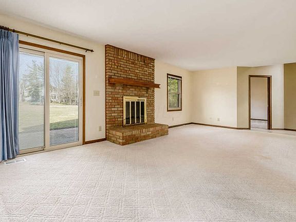 3rd image of 8837 Gailes Ct