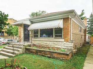 5001 W Dakin St, Chicago, IL 60641