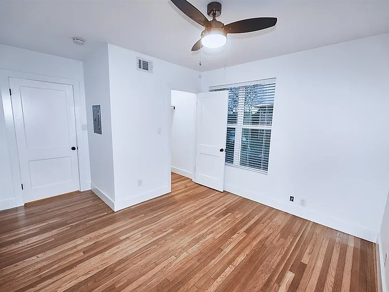 3300 Tom Green St #3 — Photo 13