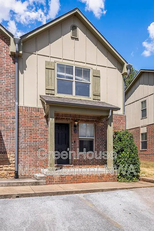 2 bed, 2.5 bath, 1150 sqft, $1,375 — Photo 1