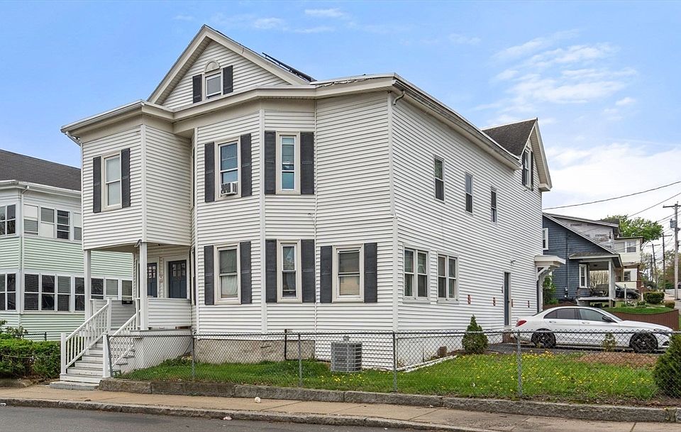 1st image of 252 Shaw St