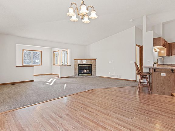 5th image of 719 Victoria Ct #719