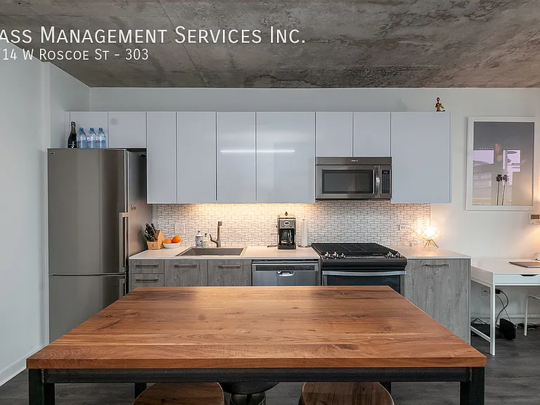 Centrum Lakeview — Photo 17