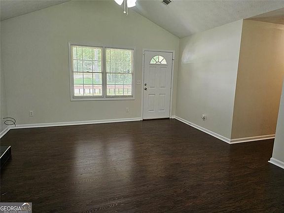 4th image of 31 Danyelle Dr