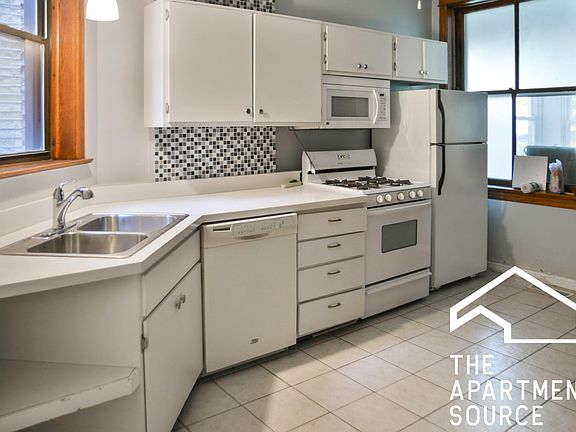 2nd image of 3635 N Janssen Ave #1