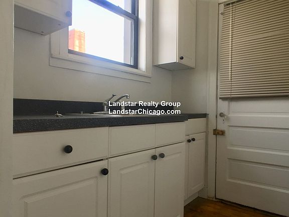 4th image of 4325 N Hermitage Ave APT 3B