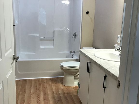 3rd image of 810 4th Ave S Suite 138