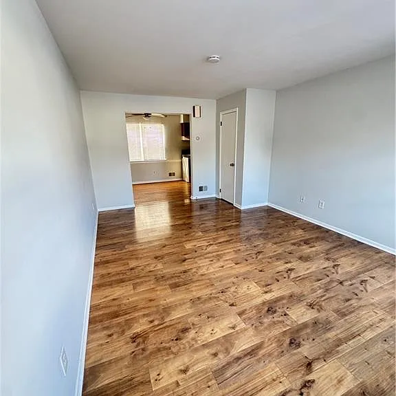 15 Hanover Sq #C — Photo 17