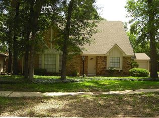 7030 Bent Branch Dr, Houston, TX 77088