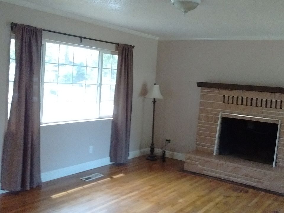 1st image of 25168 Palm St