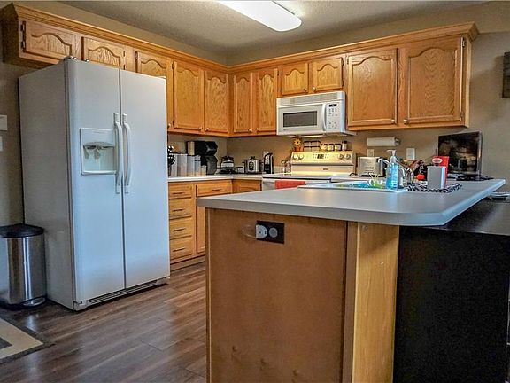 2nd image of 9940 Sunflower Pl