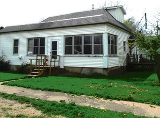 201 6th St, Foosland, IL 61845