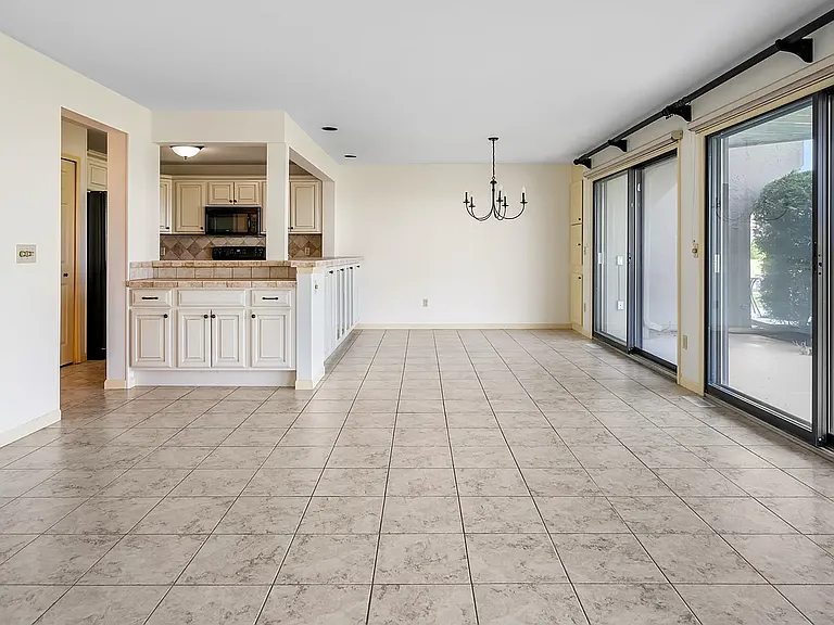 1034 Marina Bluff Dr — Photo 4