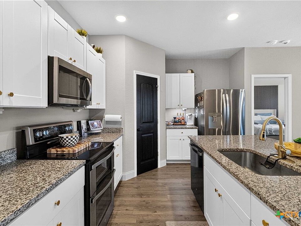 1st image of 908 Gerardia Ct