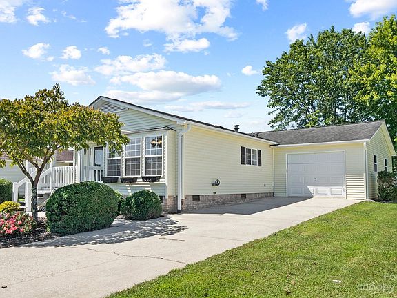 4th image of 540 Riverwind Dr
