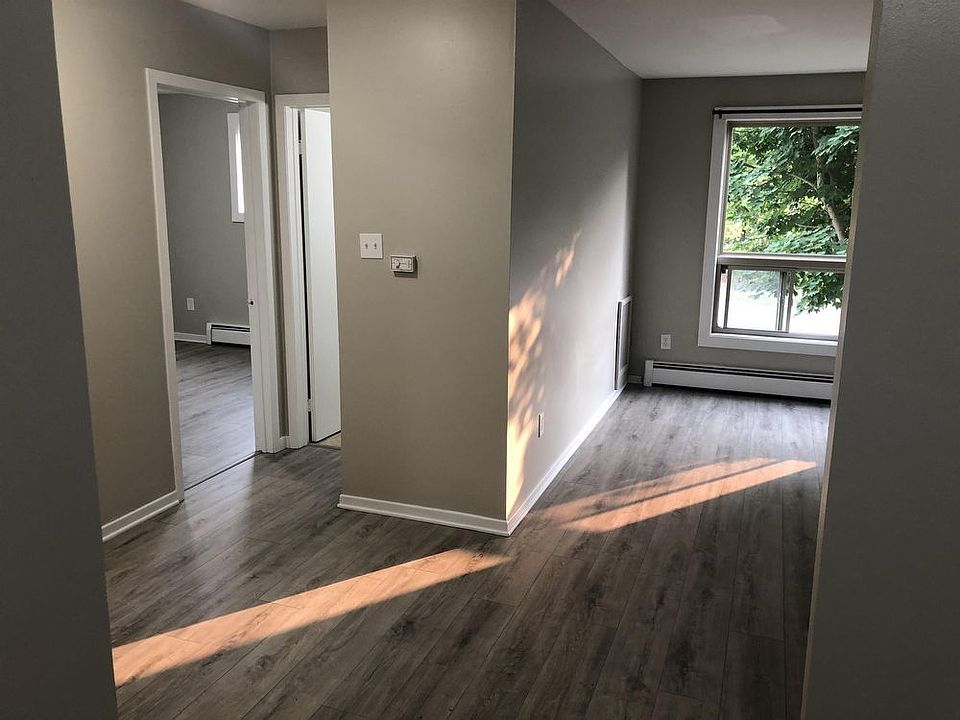 2nd image of 16 Fraser Ave #7
