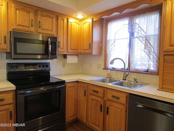 2nd image of 1215 Broad St