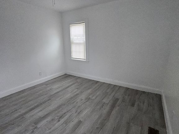 3rd image of 641 Sandra Ct