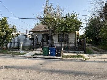 1st image of 1418 Burnet St