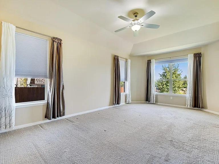 16208 Cantania Cv — Photo 12