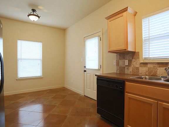 5th image of 3200-3202 Jenne Hill Dr