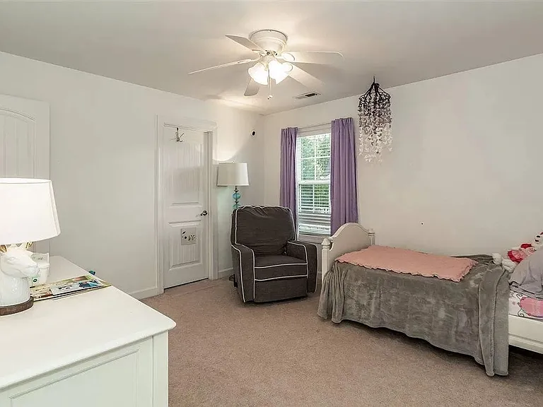 10400 Swerling Way — Photo 22