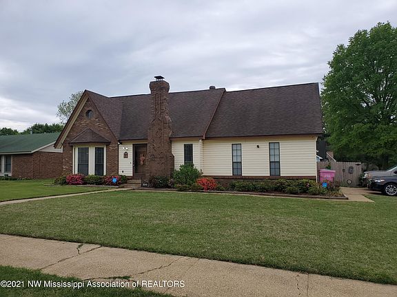 3rd image of 399 Sandalwood Dr