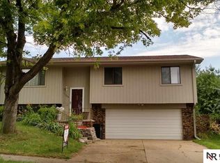 11768 Hartman Ave, Omaha, NE 68164