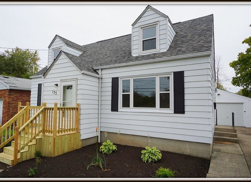 2nd image of 133 N Forest Rd
