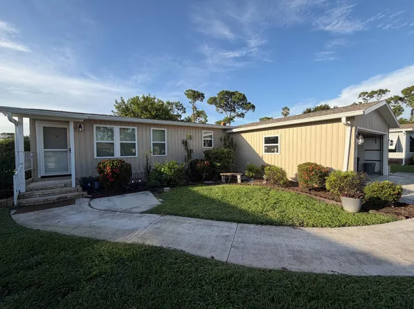 739 Via Del Sol, North Fort Myers, FL 33903