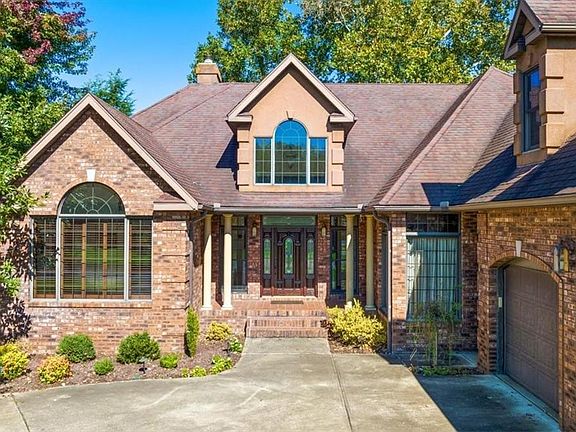 4th image of 9 Henderson Ln