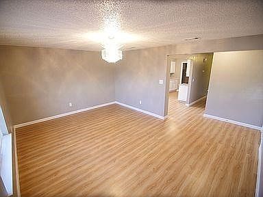 2nd image of 417 Meadow Creek Dr Unit B