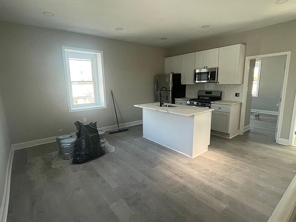 5th image of 458 Shurs Ln #C